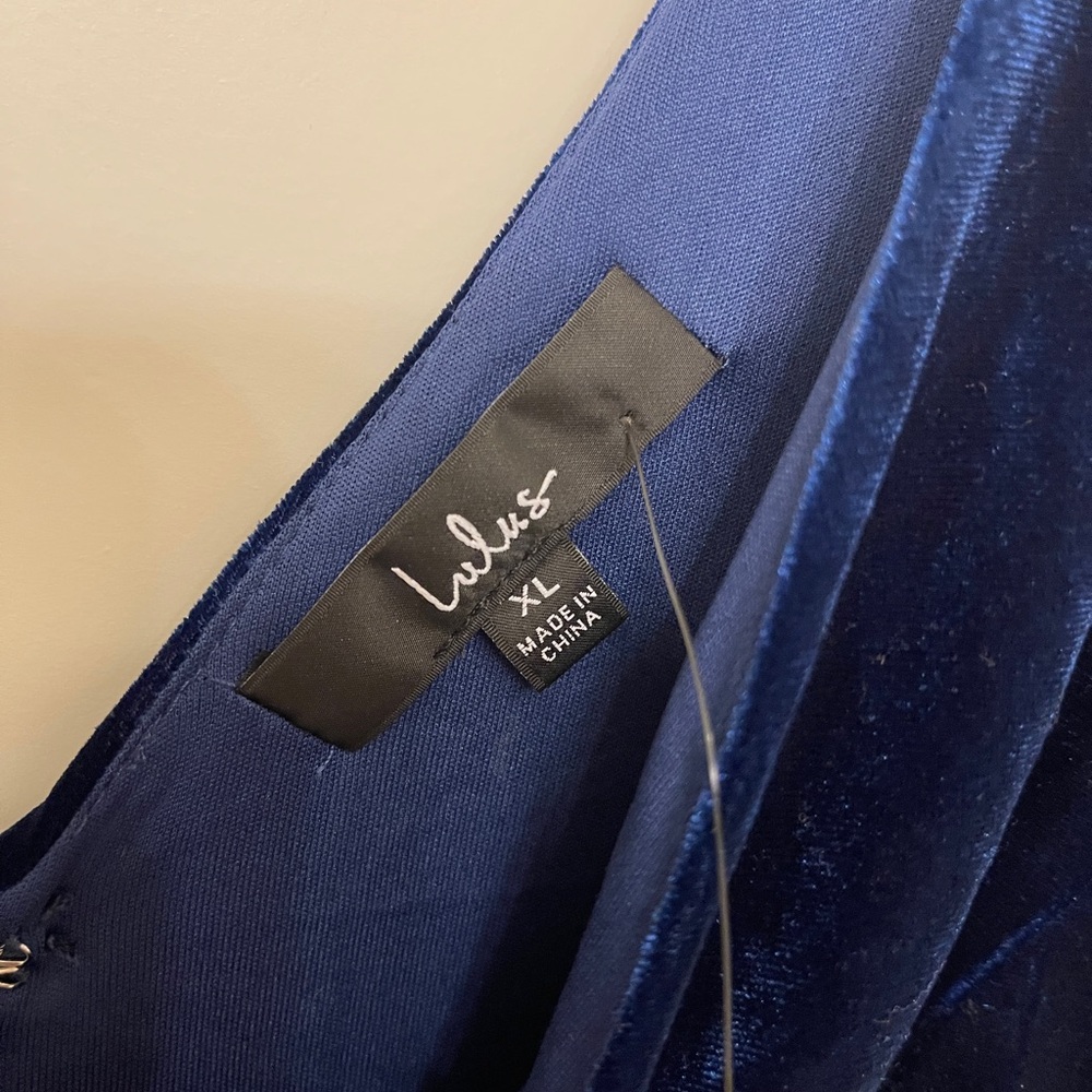 Lulu's Deep Navy Velvet V-Neck Midi Dress - Picture 2 of 5